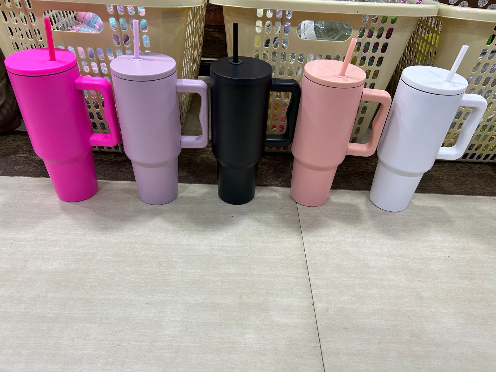 Large capacity reusable tumbler with handle