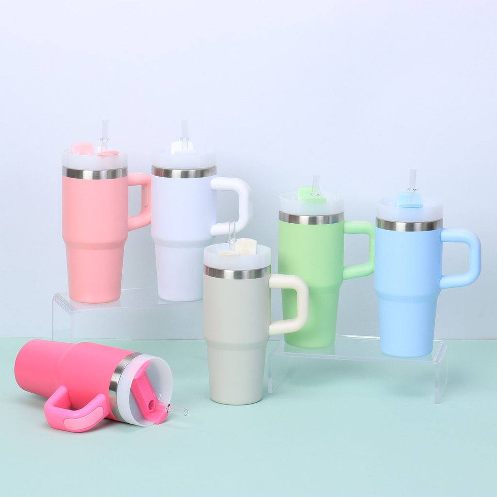 Large capacity reusable tumbler with handle